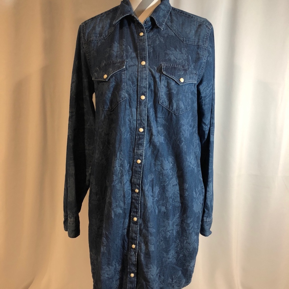 EUC Gap Floral Denim Dress Size Medium